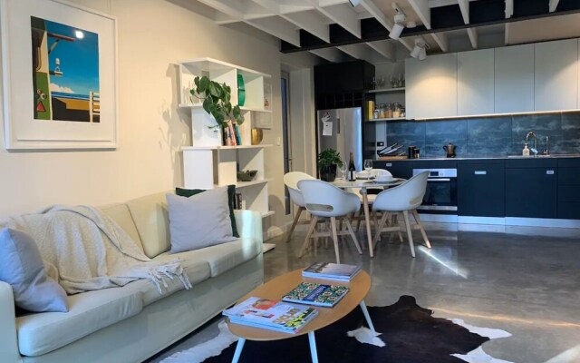 Modern 2 Bed Townhouse On CBD Fringe