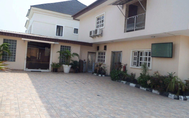 Larry Mitchelle Suites