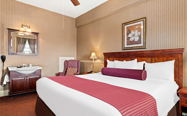 Genetti Hotel, SureStay Collection by Best Western