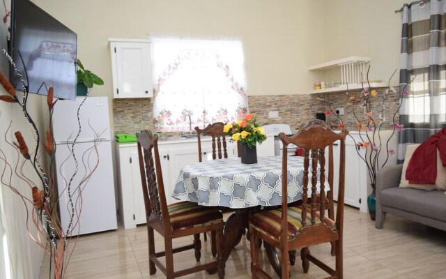Justinn Apartments