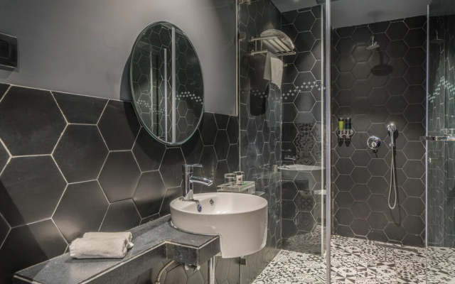 Hotel B Plus L