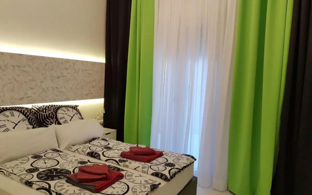 Laura Aristotelous Square Apartment