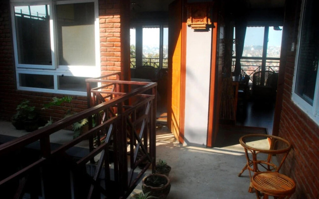 Cafe Beyond and Guest House
