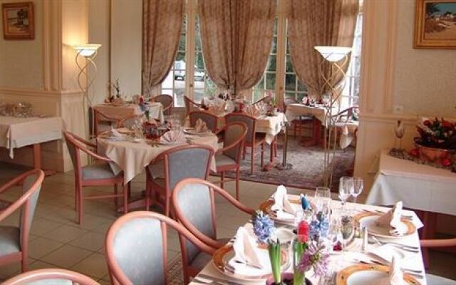 QUALYS-HOTEL Le Château Du Pelavé