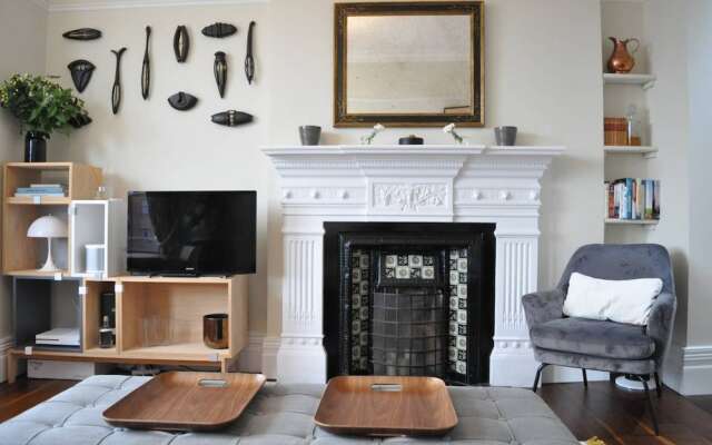 Beautiful 2 Bedroom Flat in Prime Notting Hill Location