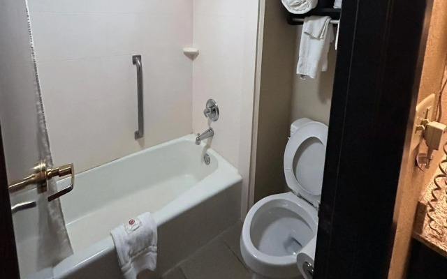 Comfort Inn & Suites Evansville Airport