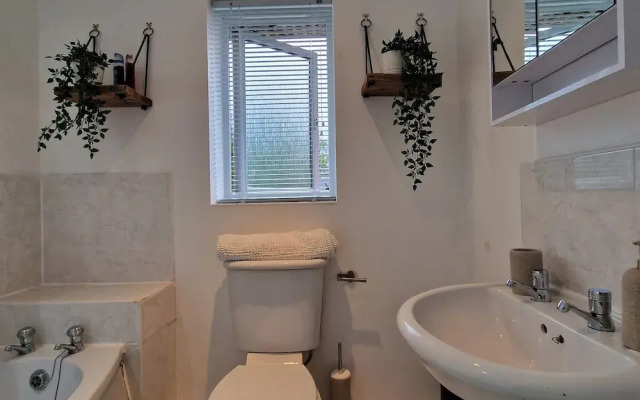 Stylish Pet Friendly 3 Bedroom House in Manchester