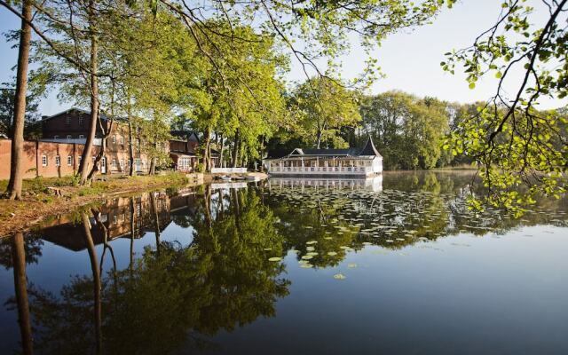 Bokel-Mühle am See