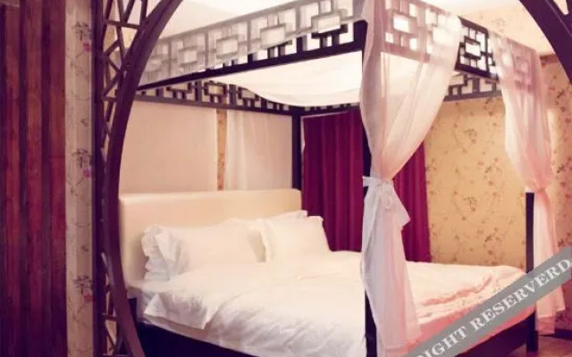 V Theme Theater Hotel  (Chongqing University Town Xijie)