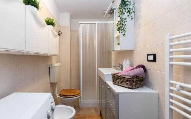 Nice and Cozy Apartment in Crocetta by Wonderful Italy