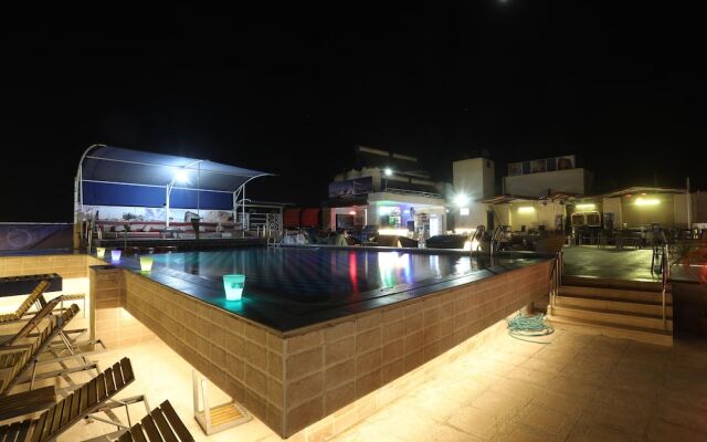 Mass Paradise Hotel
