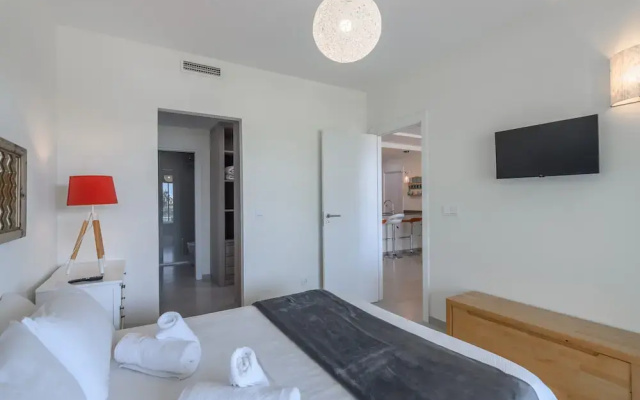 Flat Near Haraganes Beach