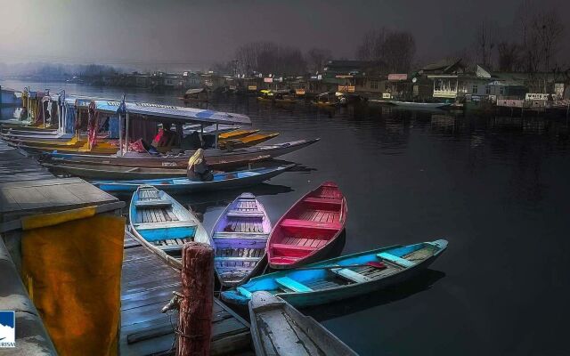 Gemini Group Of Houseboats