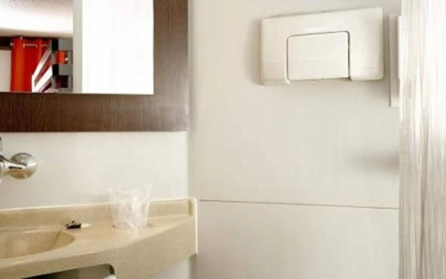 Premiere Classe Bourges (6 kms du centre-ville)