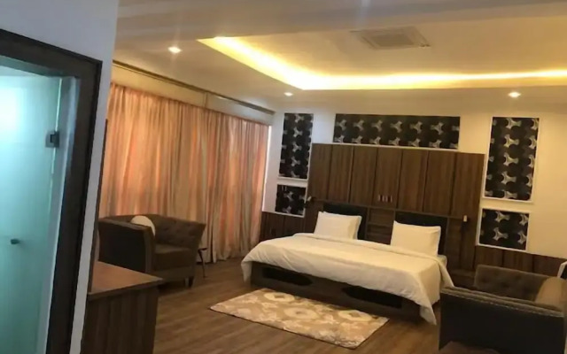 Bizzare Luxury Apartment
