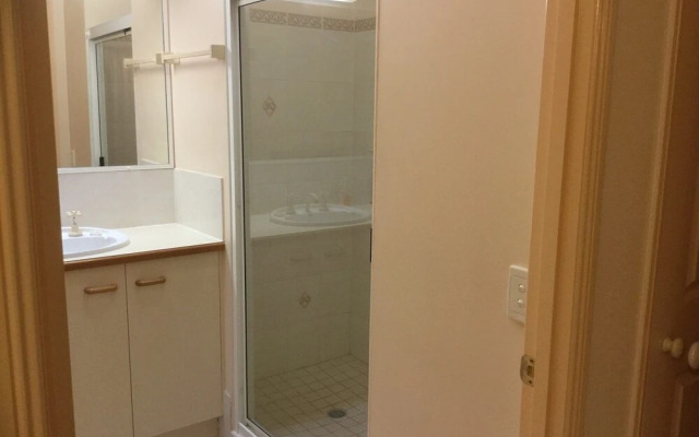 Private Canal Duplex with Pontoon - Oleander Drive, Bongaree