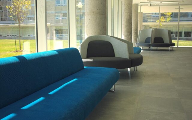 Queen's University - David C. Smith House - Campus Accommodation