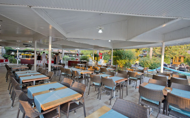 Trendy Side Beach (Adults Only, 16+)