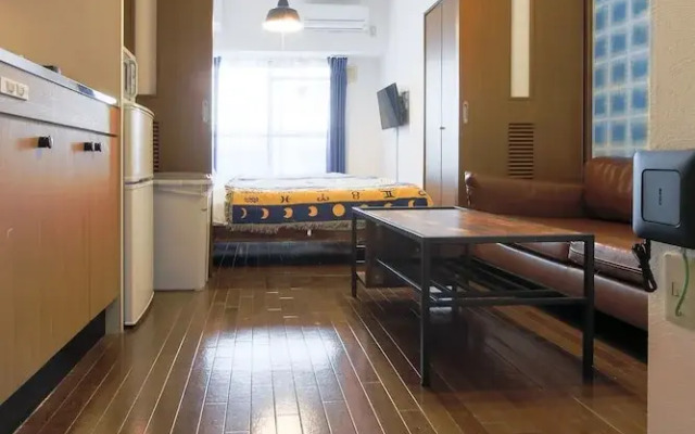 Grand Court Namba 402