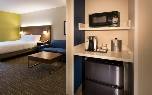 Holiday Inn Express & Suites Seattle South - Tukwila by IHG