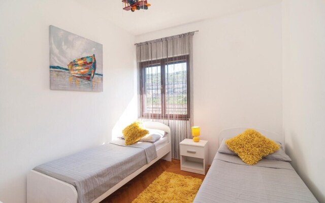 Nice Home in Srinjine With Wifi and 3 Bedrooms