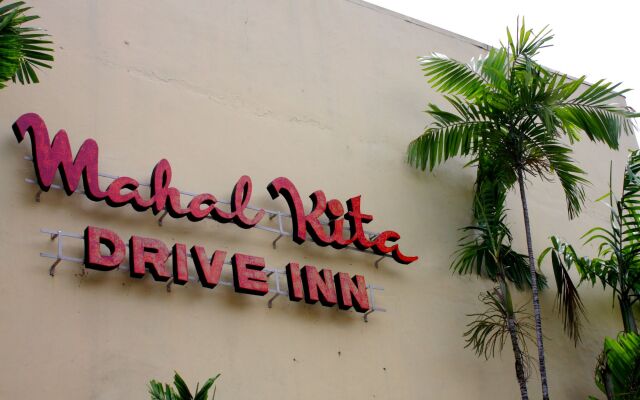 Mahal Kita Drive Inn