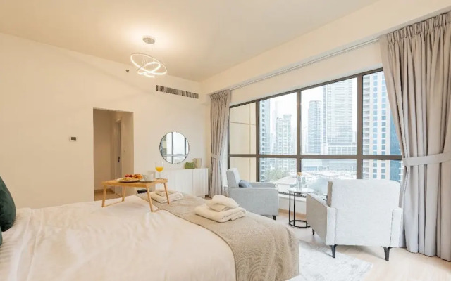 Renovated 1 BR with Sea & Marina Views