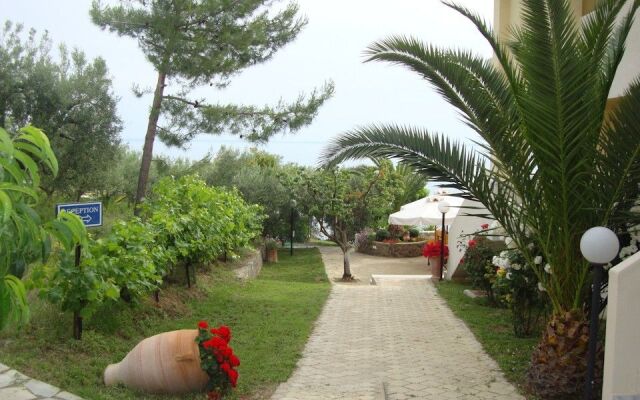 Maistrali Beach Hotel