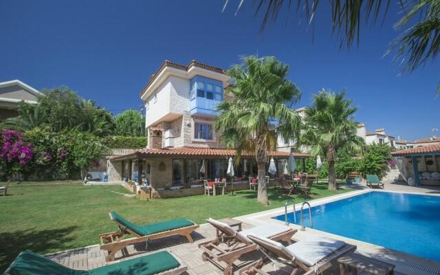 Tash Mekan Alacati Boutique Hotel