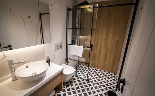 Ayayorgi̇ Homes & Hotels