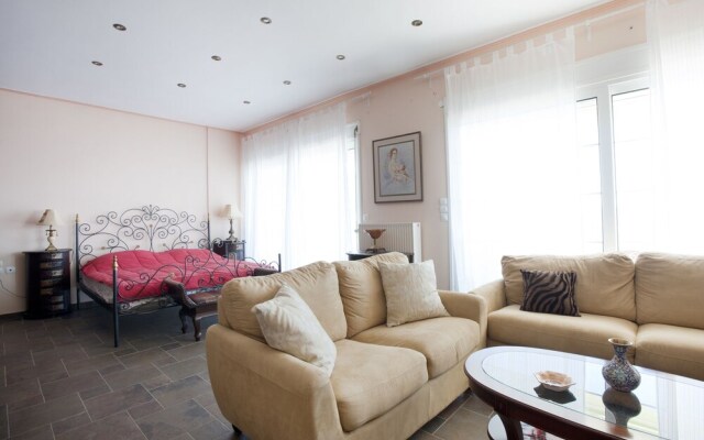 Spacious villa at Ilia Edipsou