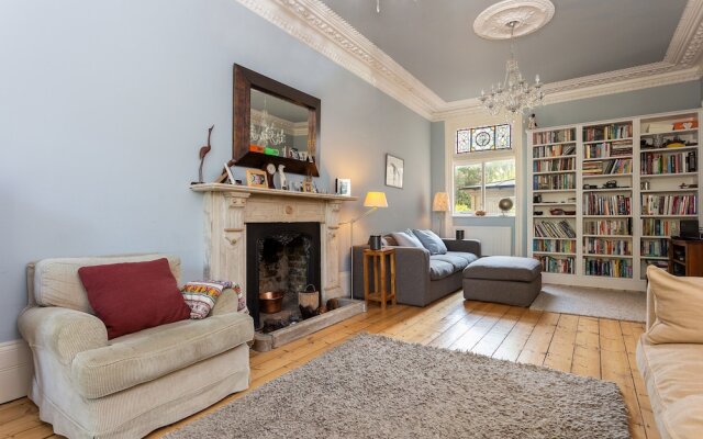 4 Bedroom Home In South London