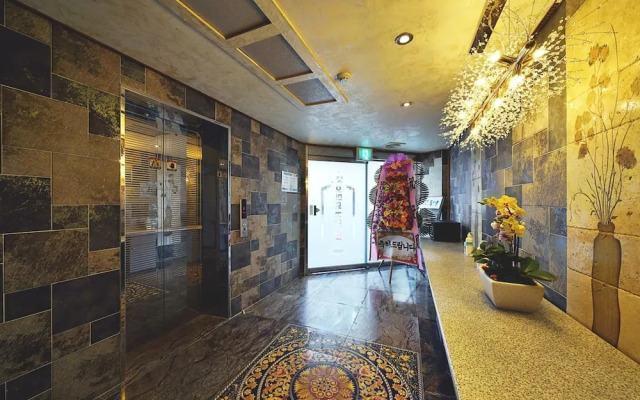 Tongyeong Omad Hotel