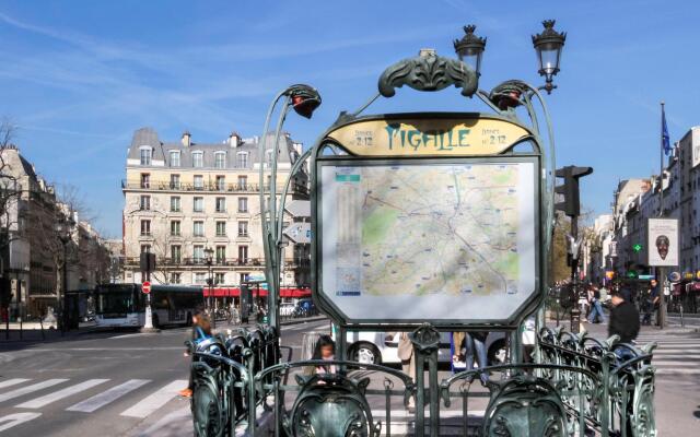 Mercure Paris Butte Montmartre Basilique