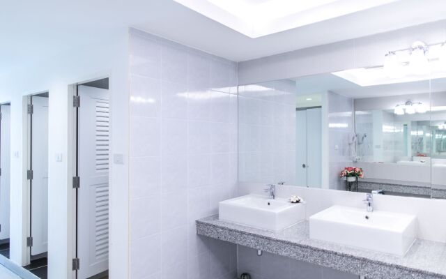 Stay With Hug Poshtel & Activities