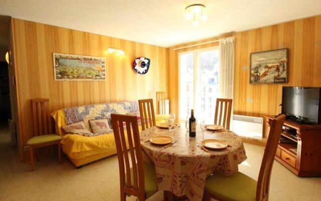 Appartement Bagnères-de-Luchon, 3 pièces, 7 personnes - FR-1-313-171