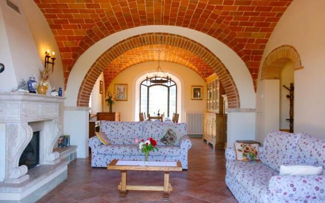 Stunning private villa for 8 guests with private pool, WIFI, TV, terrace, pets allowed and parking