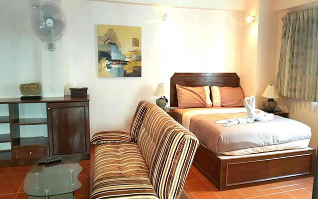 Richman Poorman Guesthouse