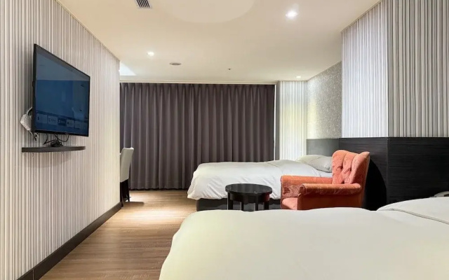 ElEnce Hotel
