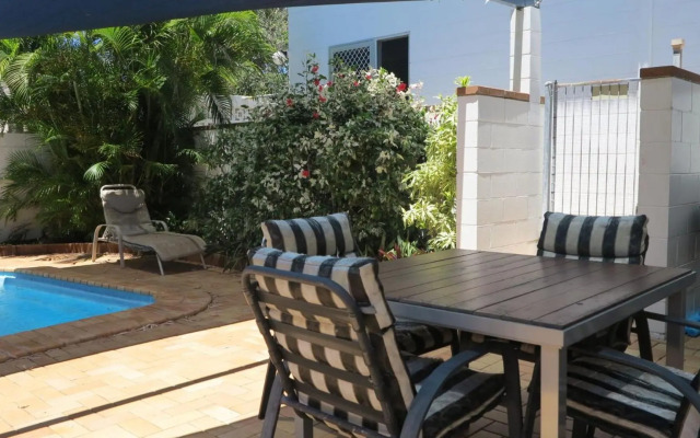 Paradise Apartments Unit 2