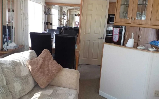 Captivating 2-bed 6 Berth Caravan in Ingoldmells