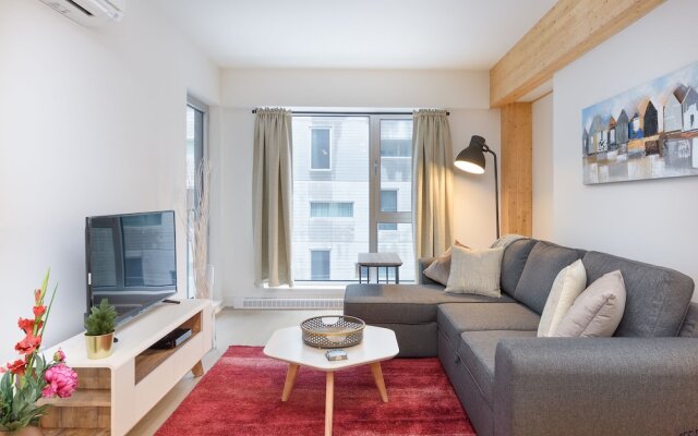 Amazing 1BR Condo Griffintown Sleeps 4