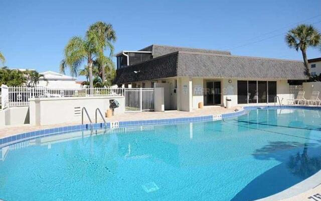 Crescent Arms Condominiums