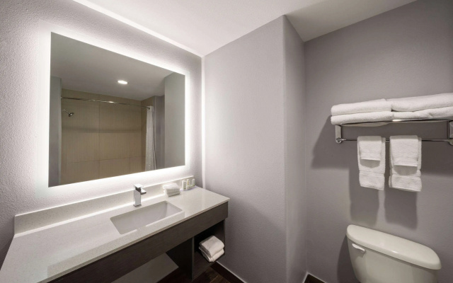 La Quinta Inn & Suites by Wyndham McAlester
