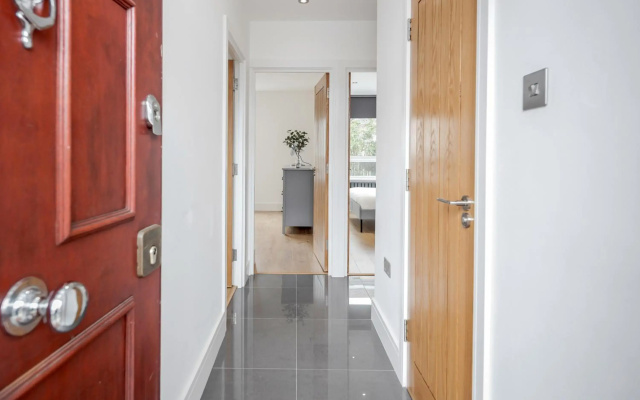 3 Bedroom Apartment in Stratford City