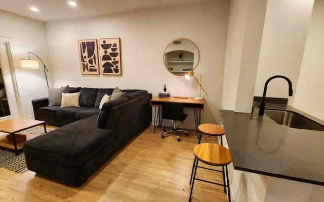Montrose Spring - Stylish 1 BR in Houston