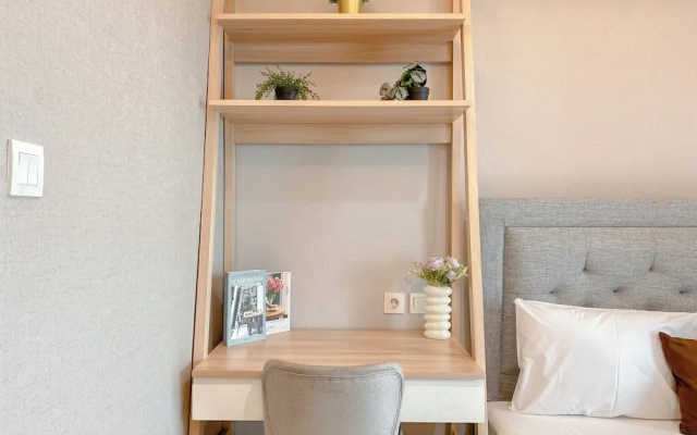 Nice And Elegant Studio At Bintaro Embarcadero Apartment