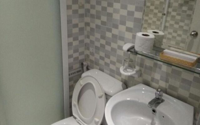 OYO 131 Nhu Phuc Hotel