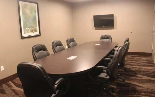 Meridian Inn & Suites Lloydminster