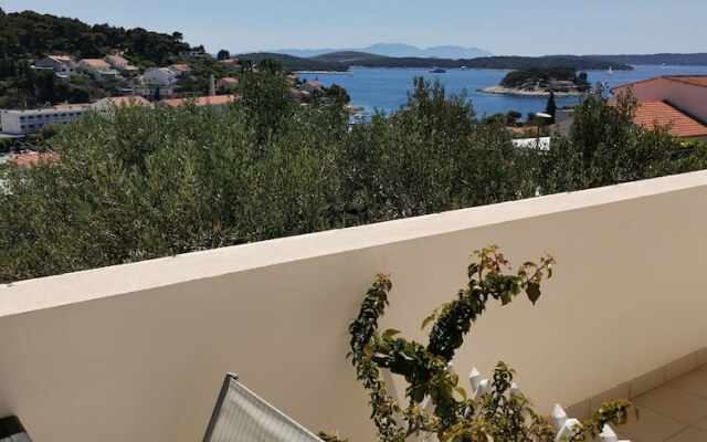 Charming sea View Apartment in Hvar